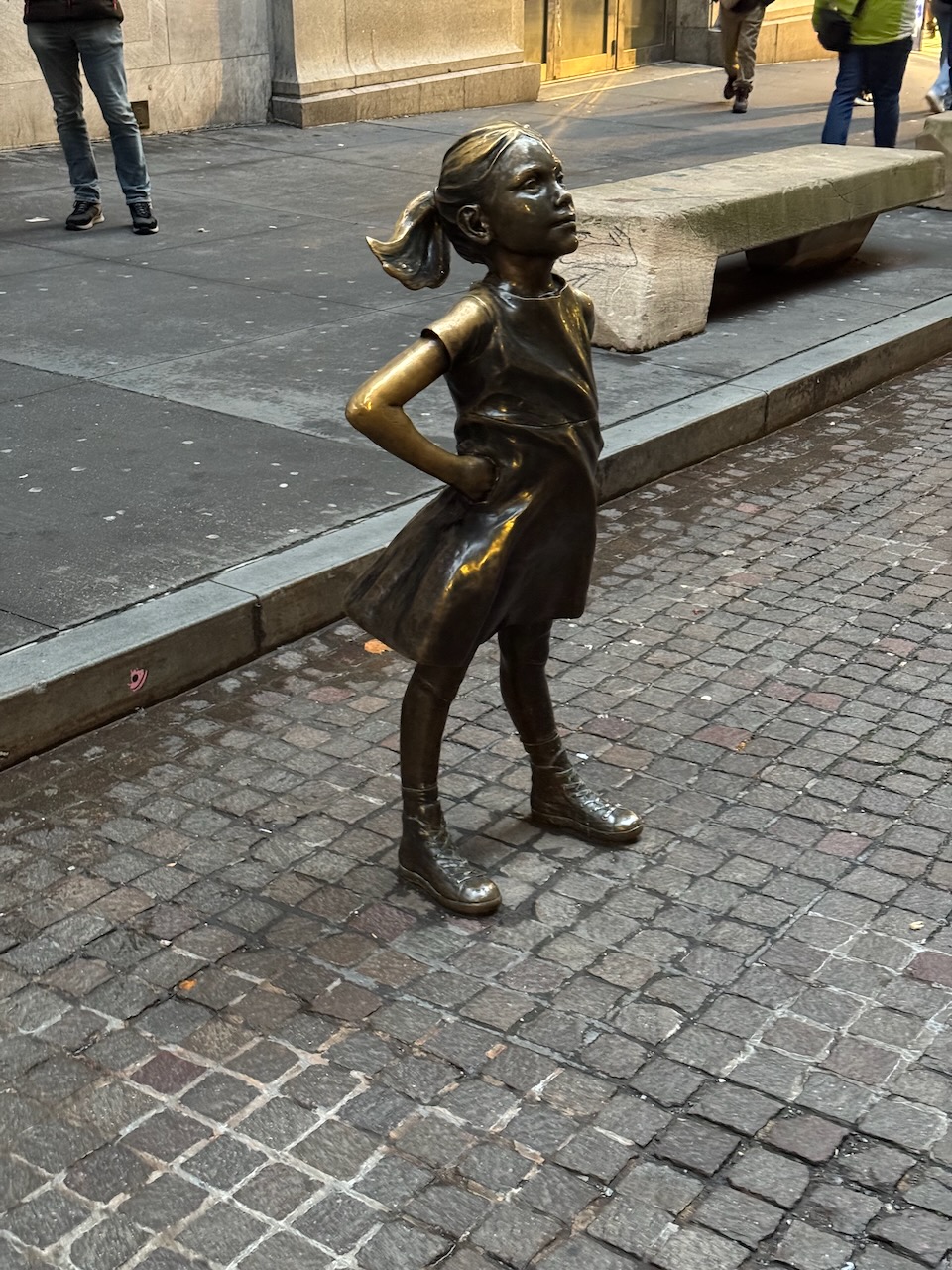 Random Statue looking at the Stock Exchange