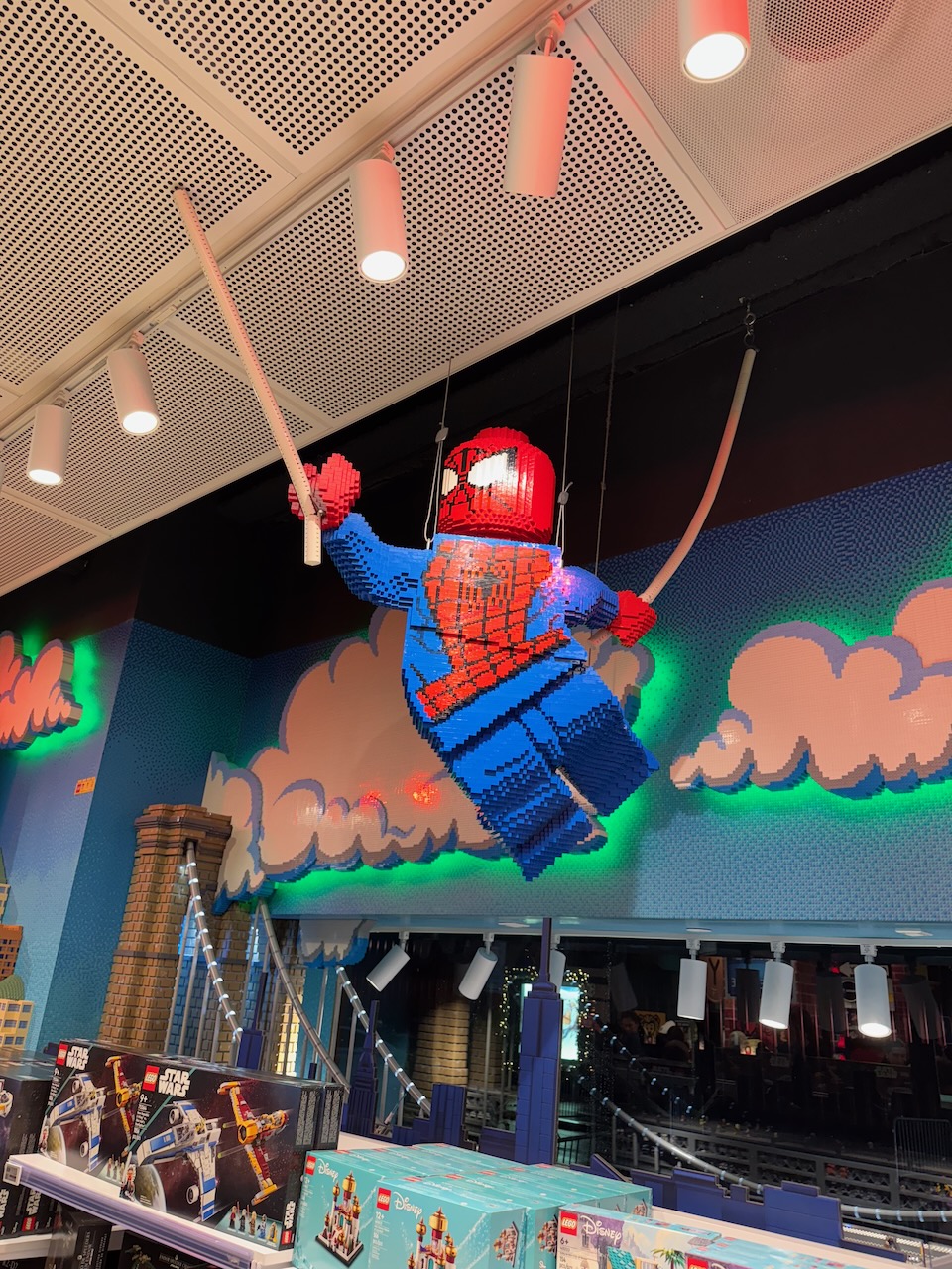 Inside the LEGO store (2)