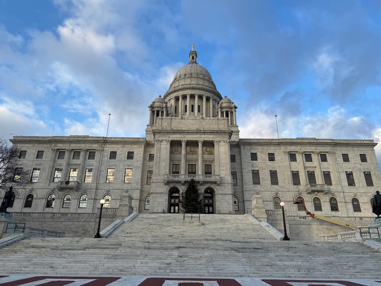 Rhode Island State House from outside